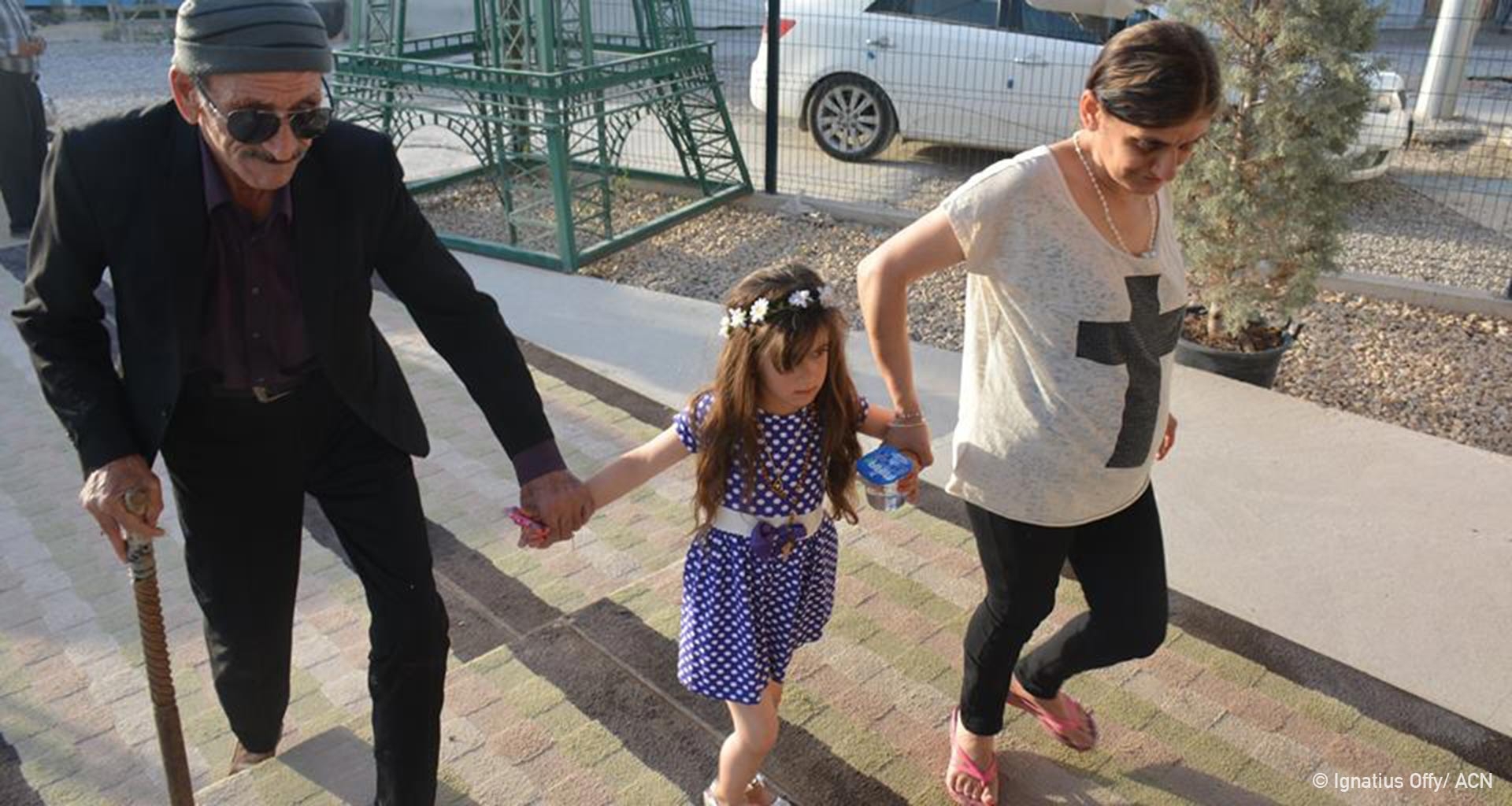 Iraque: Depois de três anos, a menina Cristina retorna à sua família.