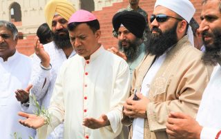 Bispo do Paquistão pede orações após ataque contra cristãos