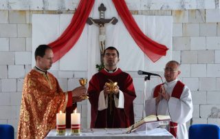 Janelas e portas para a igreja filial recém-construída em Cizatice-paróquia Kecerovce.