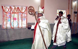 Construção de nova capela no vilarejo de Vipparu do Oeste