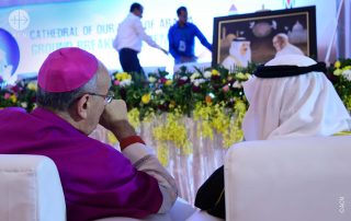 Cerimônia de inauguração da catedral em Bahrein