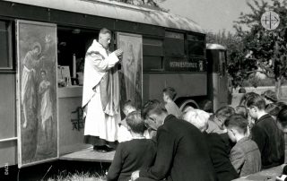 Santa Missa em caminhão capela