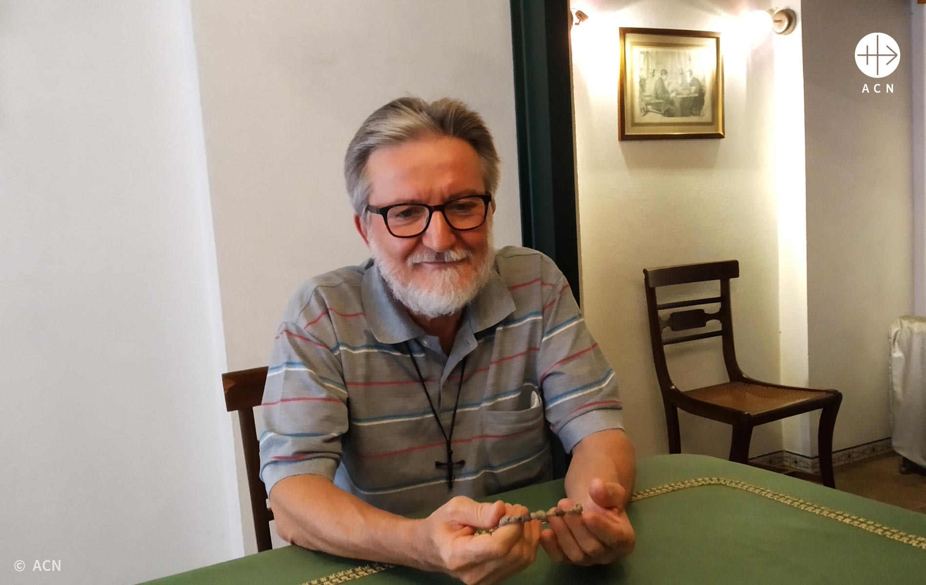 Padre Gigi Maccali