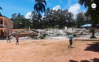foto de casas destruídas pelo terremoto
